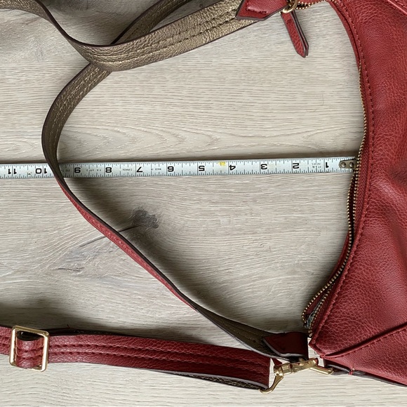 Burgundy shoulder or crossbody bag - Picture 16 of 16